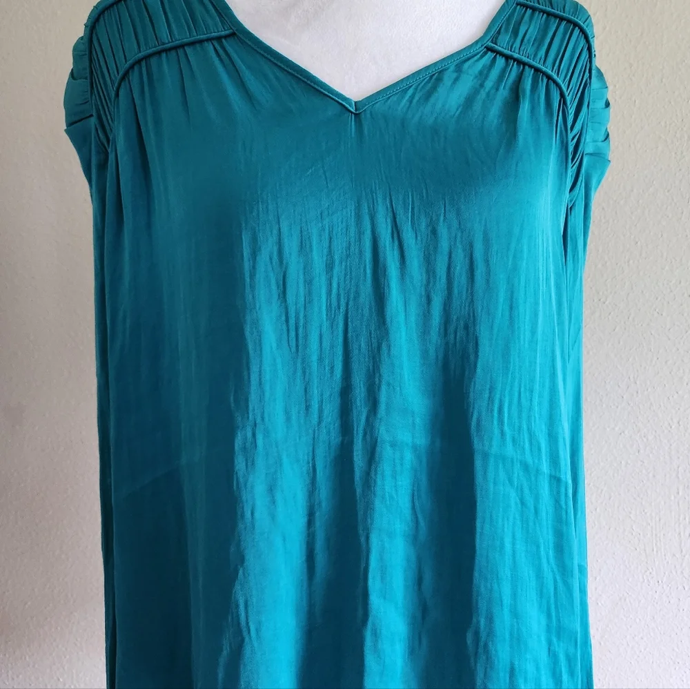 Liverpool V-Neck Blouse - Picture 4 of 9